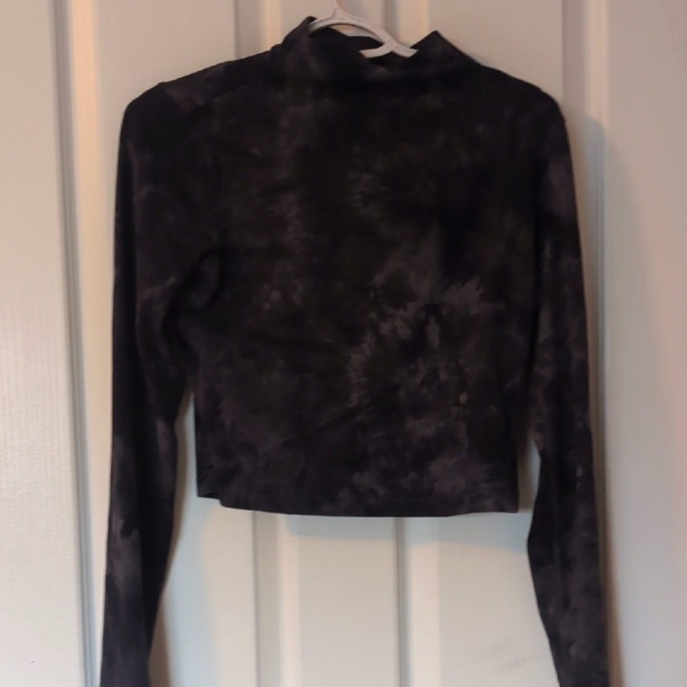 NWOT All-Aligned Long sleeve In Diamon Dye Black Size 8